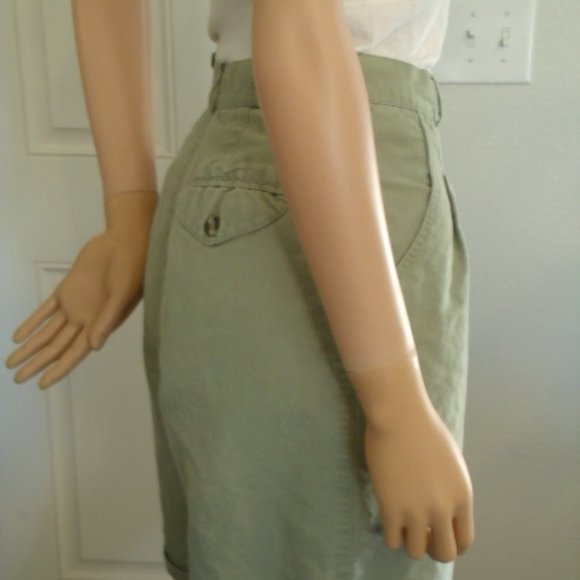 Sz. 5/6 Chirstopher & Banks Olive Green Shorts - Picture 3 of 4